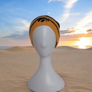 IA. HAWKEYES STOCKING HAT SIZE UNKNOWN MEASURES‎ 9" ACROSS BOTTOM OF THE HAT VGC